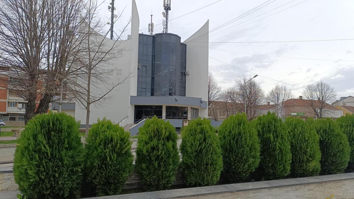 POČELA OBNOVA GRADSKOG POZORIŠTA Varvarinci posle deset godina na “daskama koje život znači”