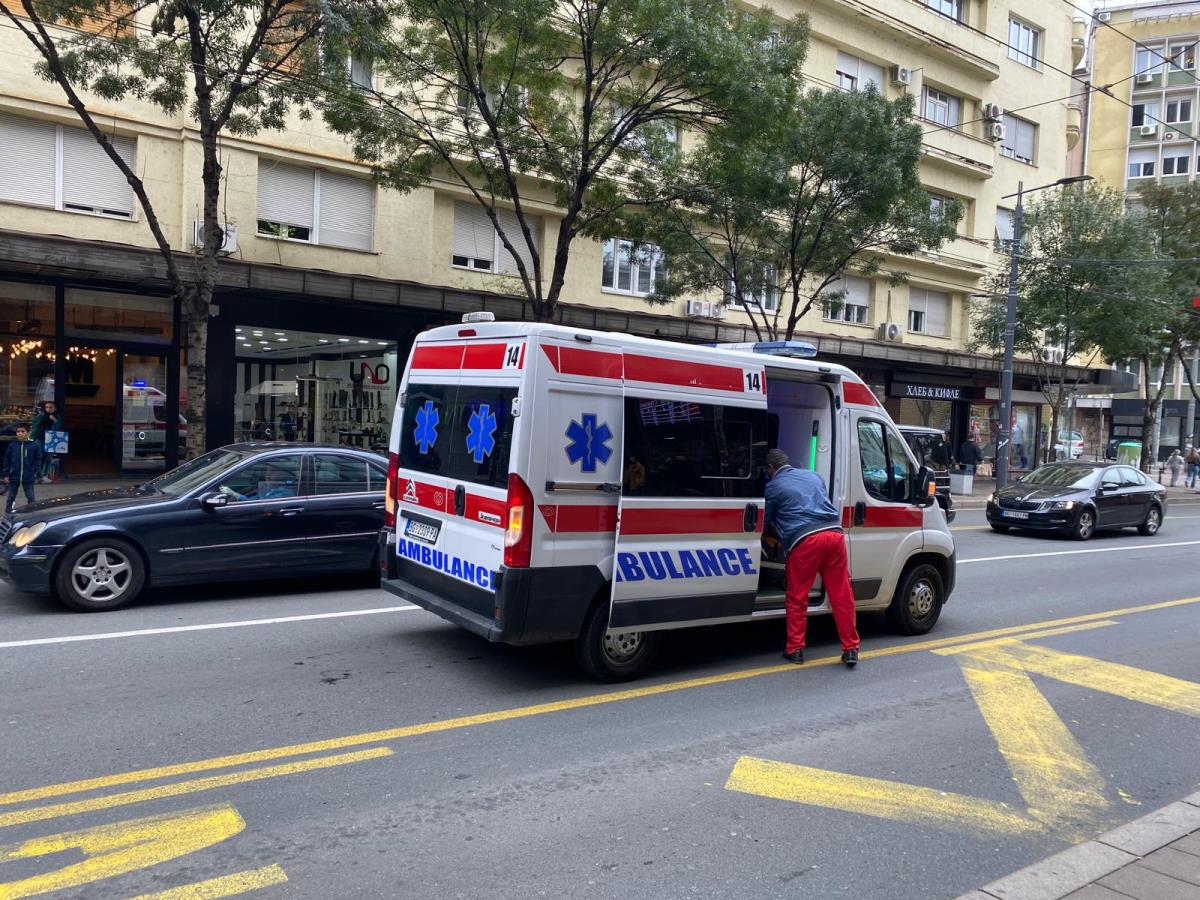 AUTOM PREGAZIO DETE NA KARABURMI: Vozač oborio dečaka dok je prelazio ulicu