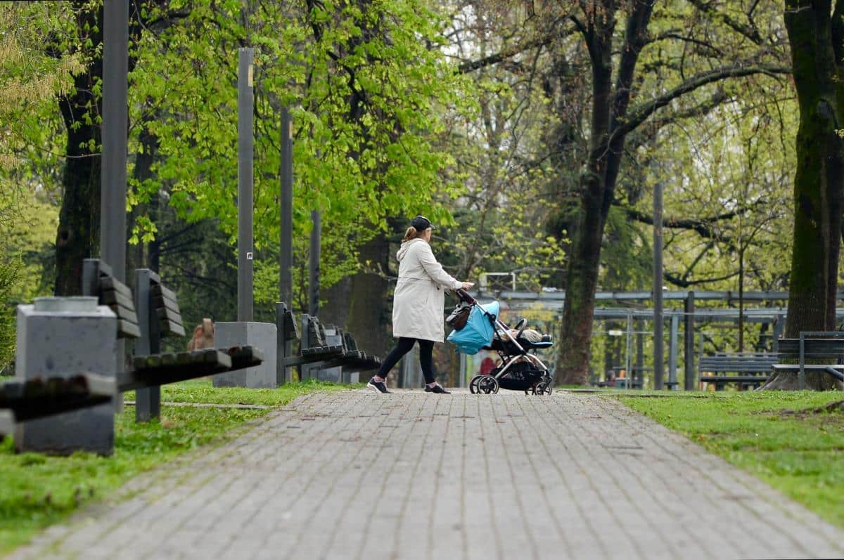 Ne sklanjajte kišobrane, još uvek nismo završili sa kišom! RHMZ se oglasio upozorenjem, stiže nam vremenski obrt – a evo kada i gde!