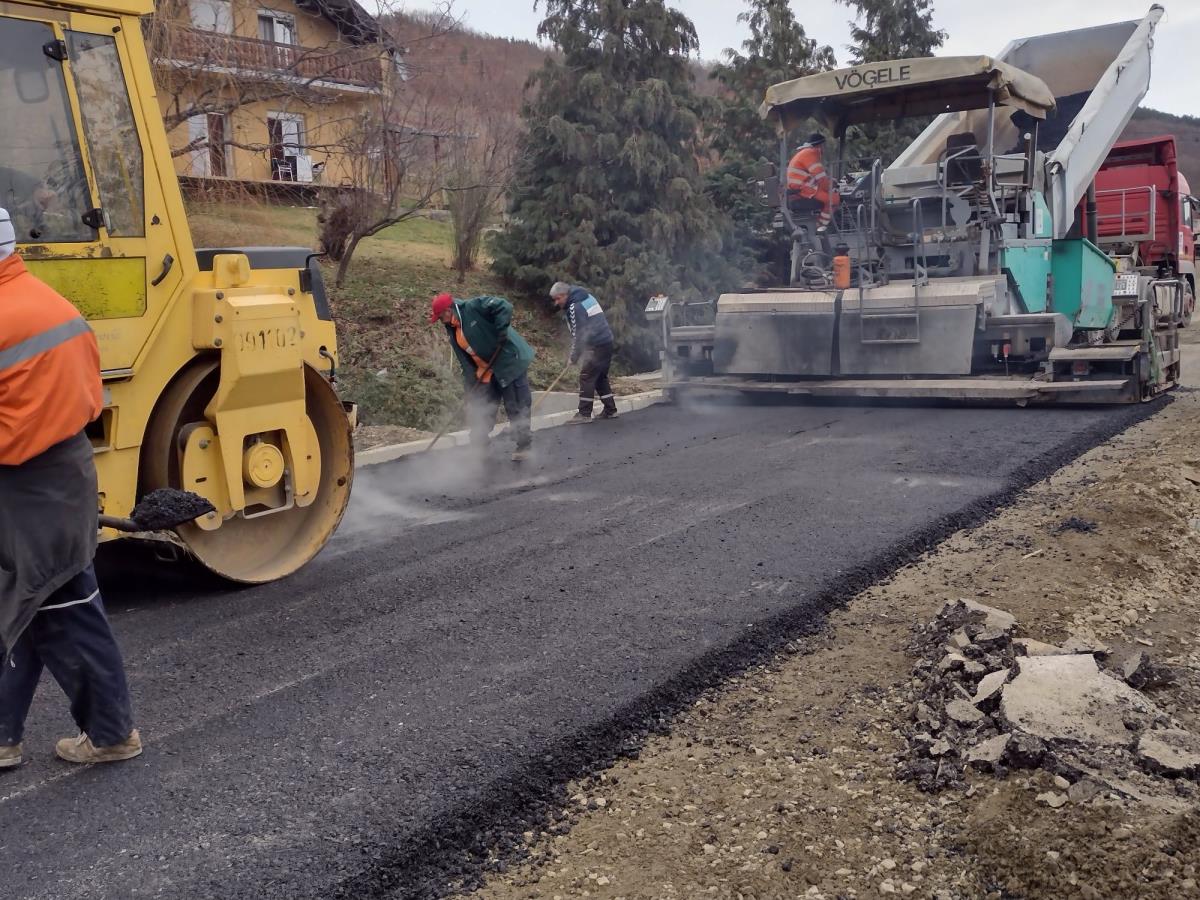 UREĐUJE SE PUT OD UTRINA DO ADE: Radovi su započeti proširenjem i produbljivanjem puta