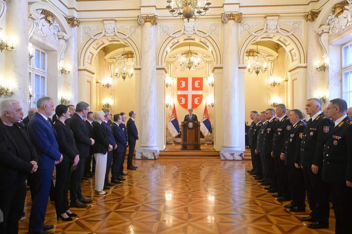 SVEČANI PRIJEM POVODOM DANA VOJSKE SRBIJE Prisustvovao i novi premijer Srbije! Gašić poručio: Susret sa istorijom i prilika da se sa njom oči u oči pogledamo