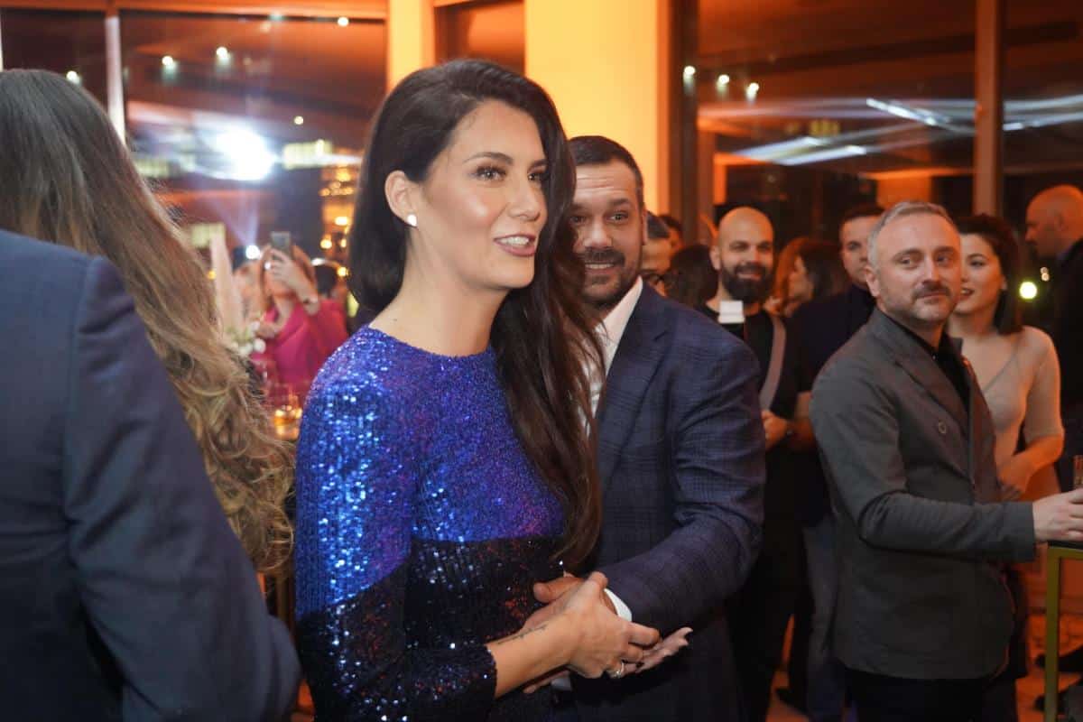 “NADAM SE DA SE NE OBAZIRE NA PRIČE O NJOJ PO KRAJU” Komšije Marije Kilibarde brutalno o poznatom paru: Vidi se iz aviona šta njen Bane radi!