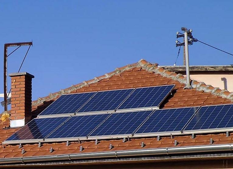 LOKALNA SAMOUPRAVA ADE: Solarni paneli na opštinskoj zgradi