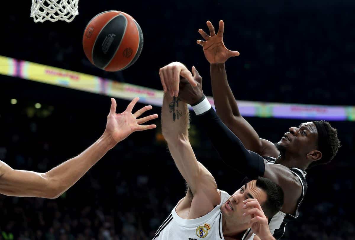 PARTIZAN IZGUBIO U POSLEDNJOJ SEKUNDI: Crno-bela sezona preslikana u meču protiv Reala! Tavares doneo Madriđanima pobedu