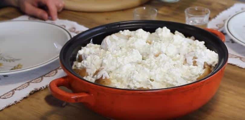 Popara sa sirom koja vraća u detinjstvo: Jednostavan recept za jelo koje ćete dugo pamtiti