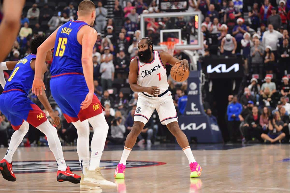 ŠTA PRIČA OVAJ ČOVEK? Harden priznao da je Jokić NAJBOLJI na svetu, ali ne zaslužuje MVP titulu – evo ko treba da dobije to priznanje!