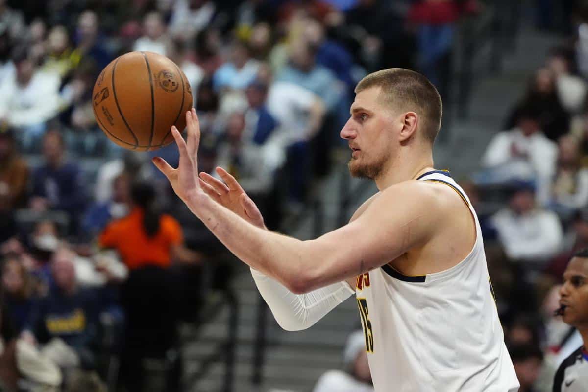 JOKIĆ ODIGRAO UTAKMICU ZA ANALE! Nestvarni potezi i brojke za istoriju! Košarka ovako nešto ne pamti!
