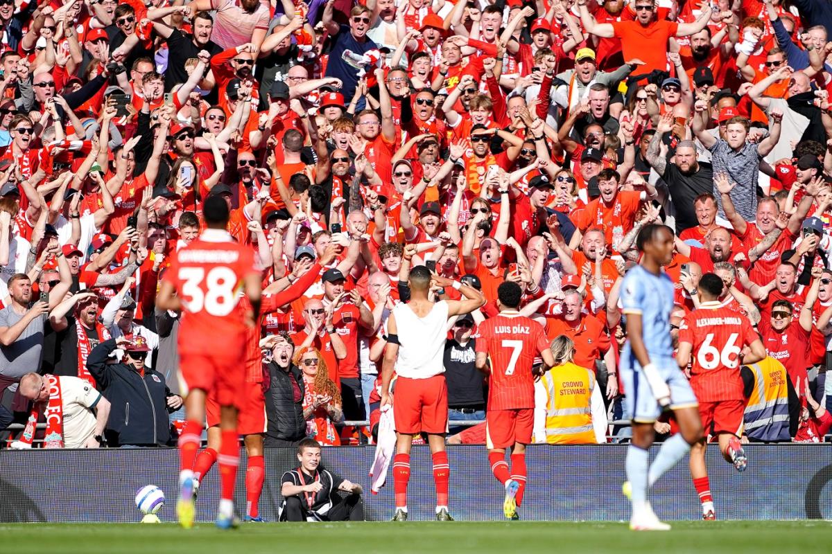 LIVERPUL JE ŠAMPION ENGLESKE! Pukla petarda na “Enfild roudu”, Salah i družina u velikom stilu osvojili titulu!