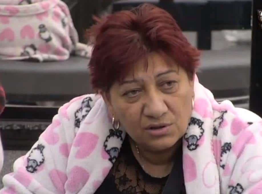 “JAKO SAM BOLESNA I POTREŠENA, JEDVA STOJIM!” Rada Vasić nije dobro, okrivila ćerku Anu za sve… Muk u kući