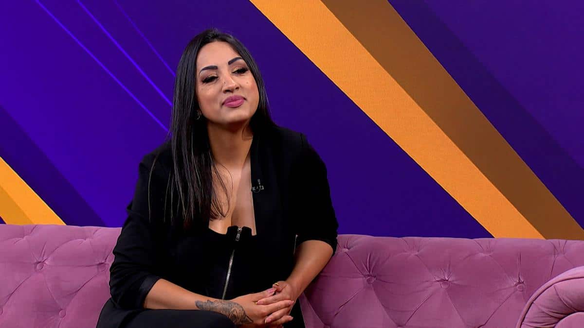 “U ŠKOLI SU ME ISMEJAVALI ZBOG BOJE KOŽE, UČITELJ JE ZBIJAO ŠALE” Pevačica trpela vršnjačko nasilje jer je Romkinja: Susretala sam se sa mržnjom i predrasudama