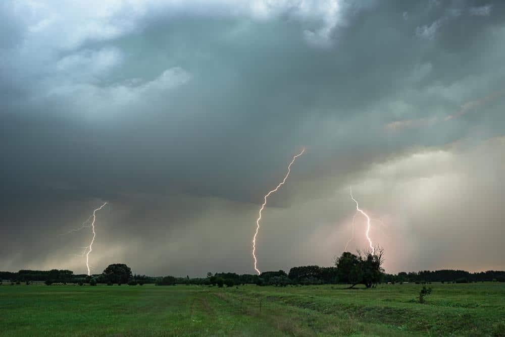 Zbog grmljavine danas upaljen meteo alarm, ovi delovi Srbije biće na udaru pljuskova! Evo šta nas čeka do kraja nedelje