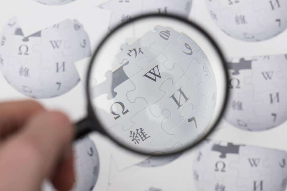 Wikipedia u opasnosti? Trampov čovek pokrenuo opasnu istragu!