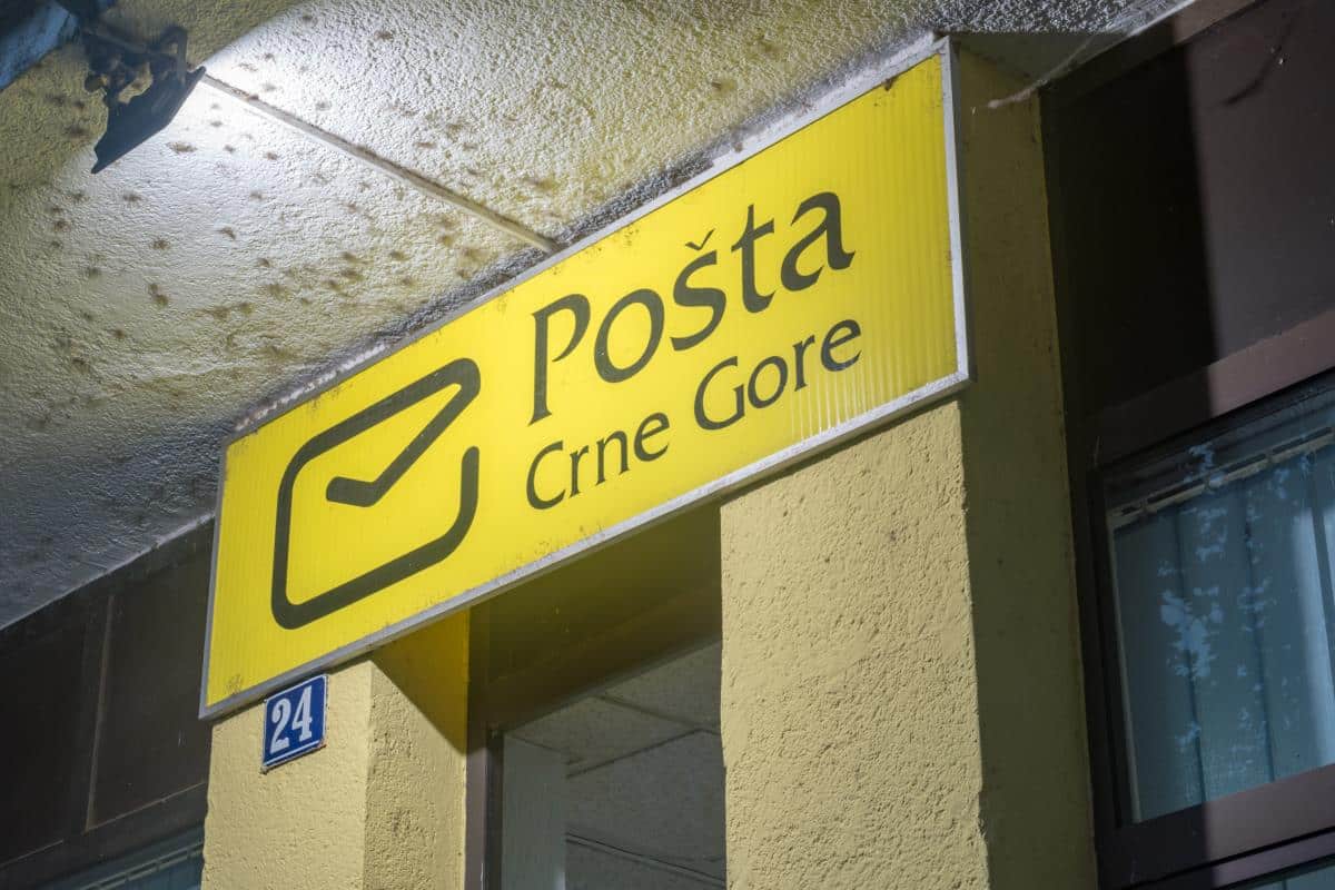 RADNICU POŠTE POZVAO “DIREKTOR” I TRAŽIO DA MU POŠALJE PAZAR PO TAKSISTI Odneo 19.000 evra, a onda je usledio filmski rasplet