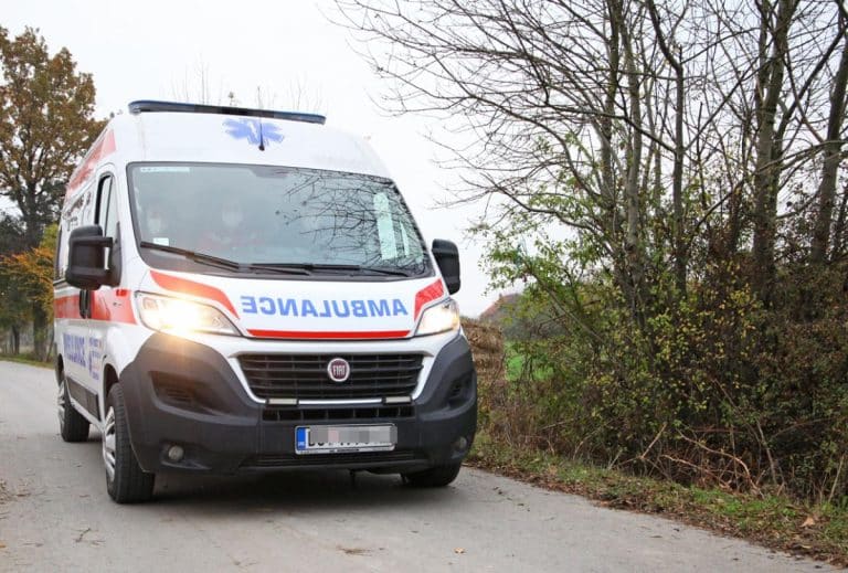 PADOBRANAC (41) POGINUO NA VOJNOM AERODROMU U NIŠU Oglasilo se Ministarstvo odbrane: Povređen prilikom prizemljenja, umro u bolnici