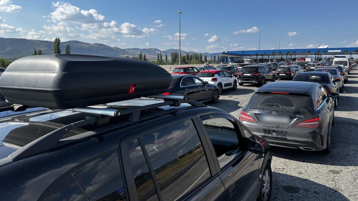 ŠTA SE TO DEŠAVA NA SRPSKIM PUTEVIMA? Oglasile su se nadležne službe, pogledajte šta trenutno parališe saobraćaj!