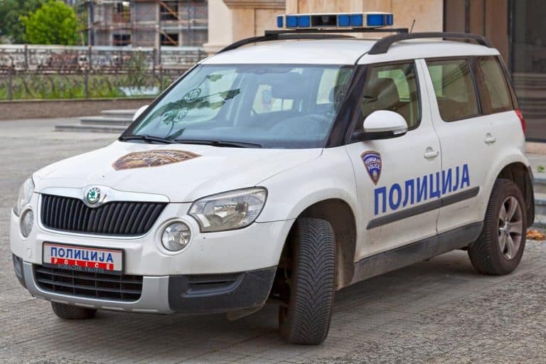 GRK UHAPŠEN NA “BOGORODICI”: Makedonski policajci mu u automobilu našli 276 boksova cigareta i 20 pakovanja duvana