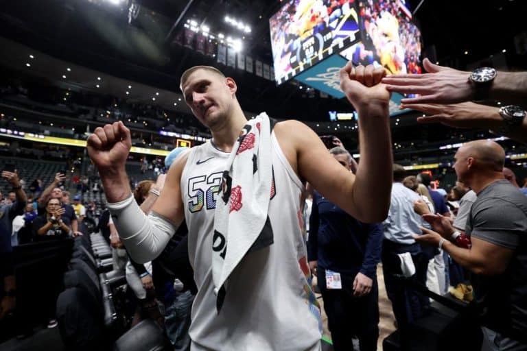 “JOKIĆA JE NEMOGUĆE ČUVATI – ON JE GENIJE!” NBA as progovorio o nezaustavljivom Srbinu: Mislim da igram dobro protiv njega, a onda pogledam statistiku…