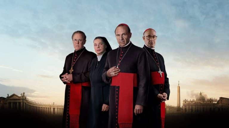 Najbolji filmovi i serije koji govore o tajnama Vatikana i izboru pape: Od “Konklave” i ostvarenja “Dvojica papa” do  “Ribarevih cipelela” i gde ih pogledati