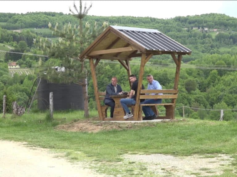 SADA TURISTI MOGU LAKO DA DOĐU DO GRČKOG GROBLJA U HRTIMA: 2016. godine je proglašeno svetskom baštinom UNESKO (FOTO)