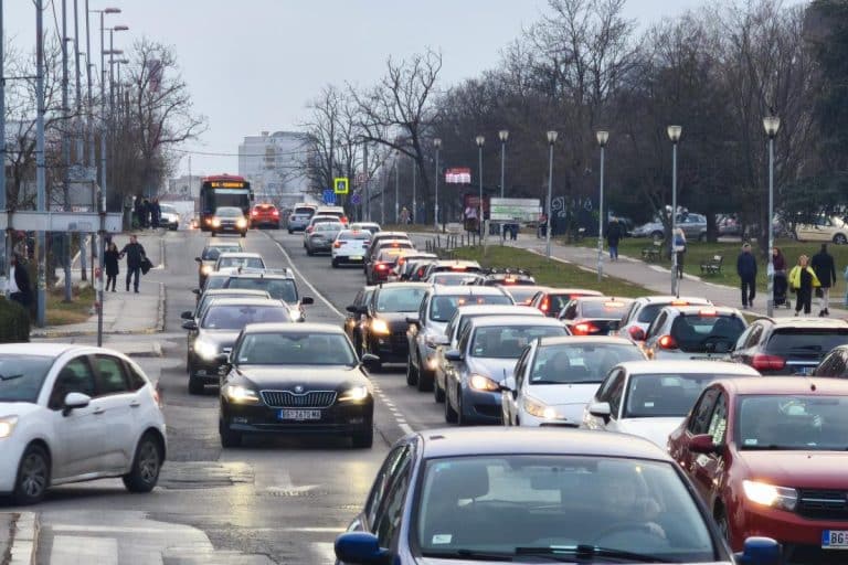 Vozači van sebe zbog novog režima rada nadzornih kamera: Vrebaju 24/7, a kazne su prava “sitnica”