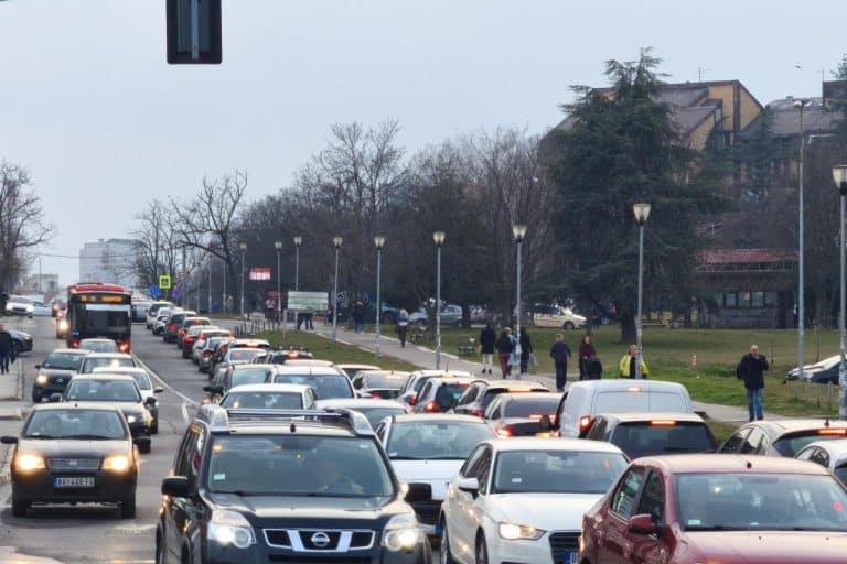 AMSS UPOZORAVA SVE VOZAČE: Stanje na putevima dobro, ali na jednu stvar posebno obratiti pažnju!