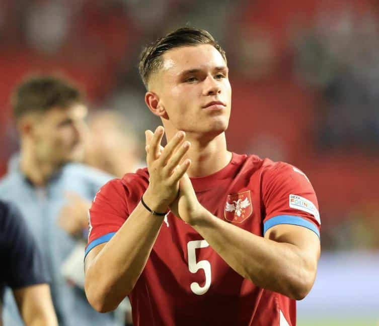 PONOSAN SAM ŠTO SAM SRBIN! KAD ČUJEM “BOŽE PRAVDE” OSETIM DUH PREDAKA: Jan Karlo Simić govorio o sebi u rođendanskom broju Kurira
