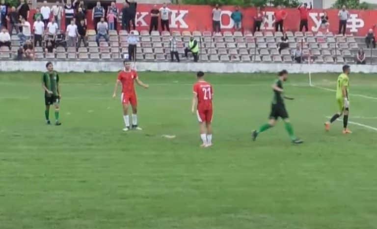 TEŽAK SKANDAL – UTAKMICA ODMAH PONIŠTENA! Fudbaleri samo gledali kako protivnik daje gol, hitno reagovali savez i UEFA! (VIDEO)