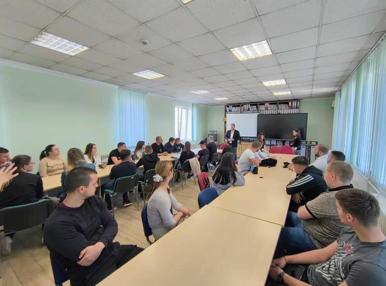 DODELJENE ODLUKE ZA 33 MLADE OSOBE DA ZAPOČNU BIZNIS: Program “Garancija za mlade” uspešno se realizuje u Kruševcu