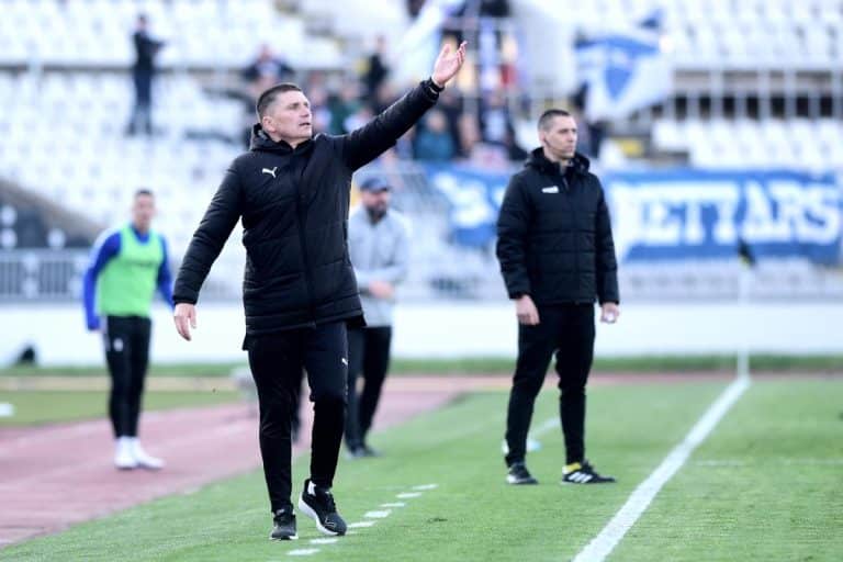 BRUTALNA ISPOVEST BIVŠEG IGRAČA PARTIZANA: Objasnite treneru u koji klub je došao! Nismo mi stanica za anonimuse! Skandalozno je ono što je uradio na derbiju…
