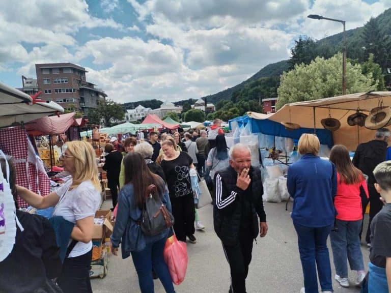 ĐURĐEVSKI VAŠAR U UŽICU: Najpopularnije gaće i čarape