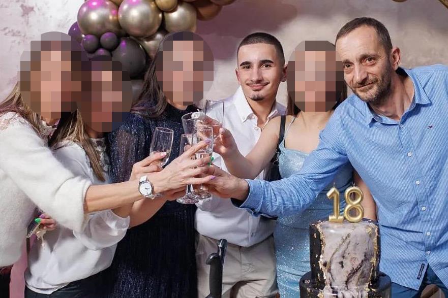 (FOTO) OVO SU OTAC I SIN KOJI SU STRADALI U TOPOLI! Ugušili se s dedom i komšijom u septičkoj jami, dve porodice zavijene u crno! Poznati po porodičnom biznisu