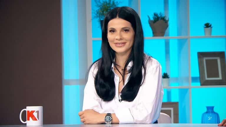 OVO JE OTAC ALEKSANDRE JEFTANOVIĆ: Deda dvoje unuka je pravi FRAJER, evo na koga je voditeljka povukla lepotu i stas (FOTO)