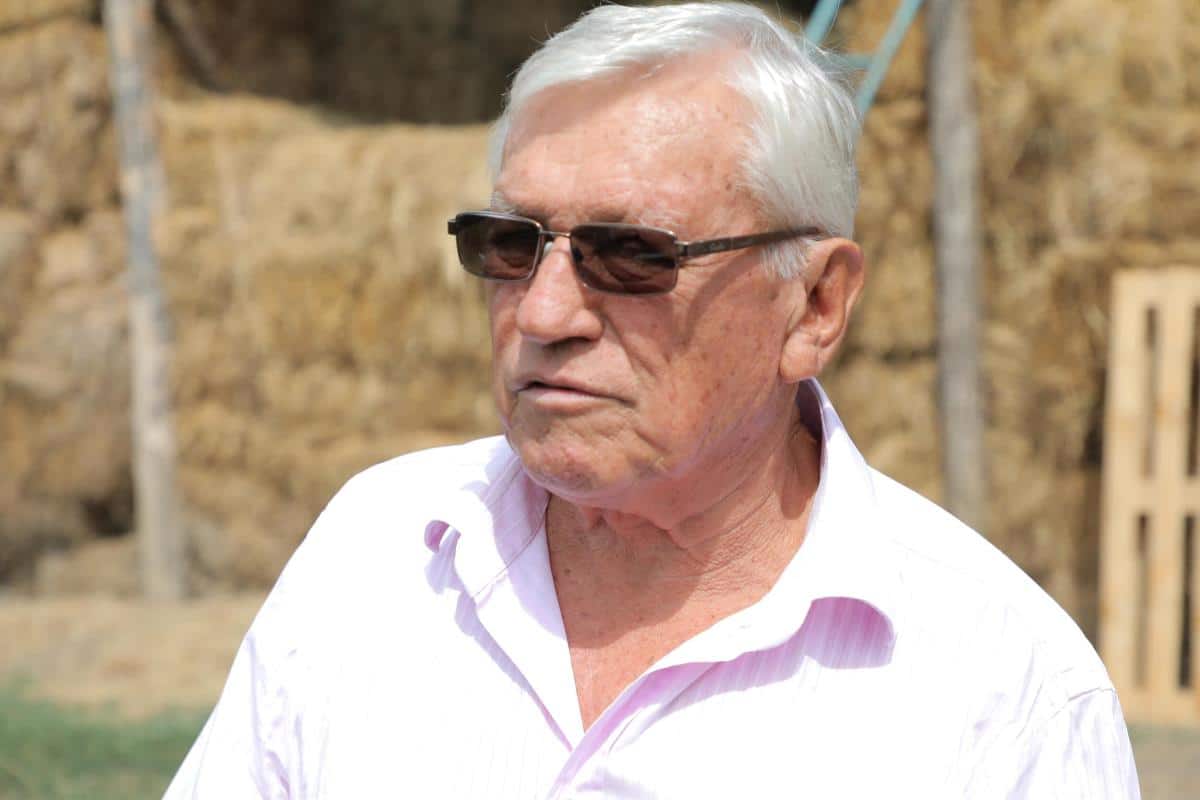 “20 GODINA SAM PEVAO, IMAM HITOVE, A NIKO NE ZNA KAKO IZGLEDAM” Popularni pevač čije pesme svi znaju otkrio istinu: Kad ste videli moju sliku u novinama?!