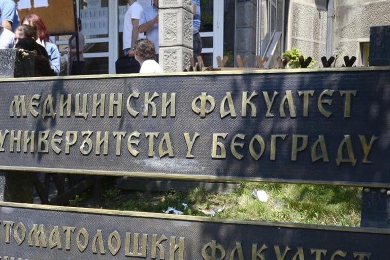 VEĆINA PRODEKANA NA MEDICINSKOM FAKULTETU U BEOGRADU PODNELO NEOPOZIVE OSTAVKE: Dekanski kolegijum ostao bez uglednih profesora
