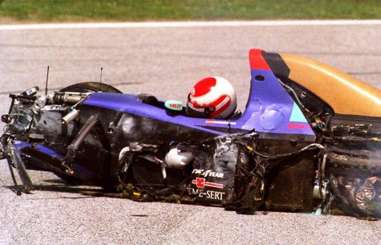 NAJCRNJI VIKEND U ISTORIJI FORMULE 1! Zakucao se u zid sa 300 km/h i raspao na 1000 delića: Njegova smrt ostala je u senci pogibije Airtona Sene