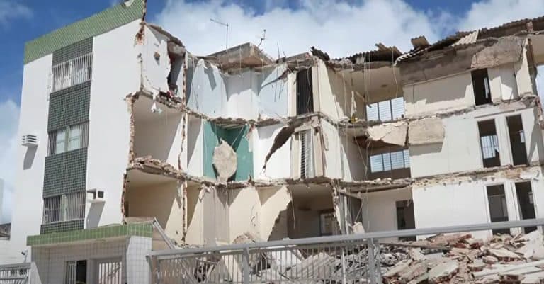 Hteo da renovira dnevnu sobu pa srušio celu zgradu: Kad je došla inspekcija saznali su šokantne stvari (VIDEO)