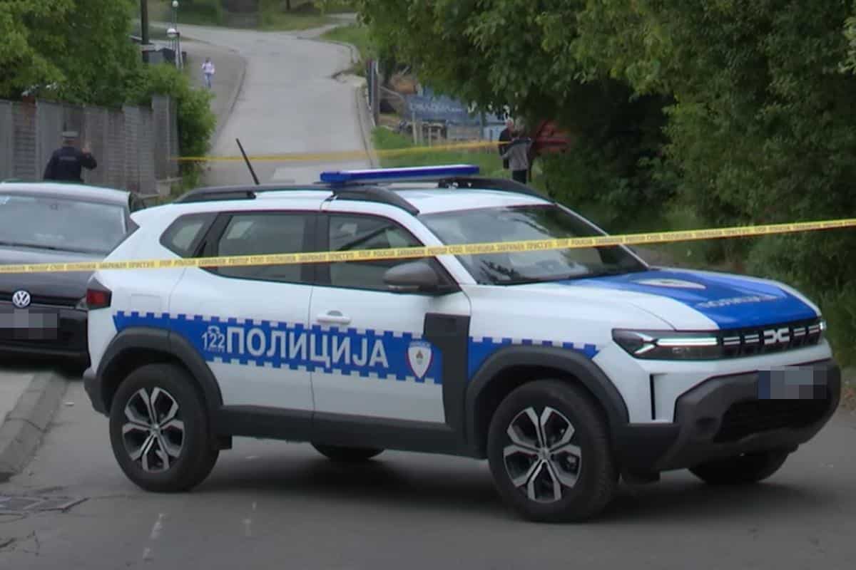 MRTAV PIJAN IZAZAZVAO TRI UDESA, PA “MERCEDESOM” SLETEO U NJIVU! Drama u Bijeljini, filmska potera za paklenim vozačem!