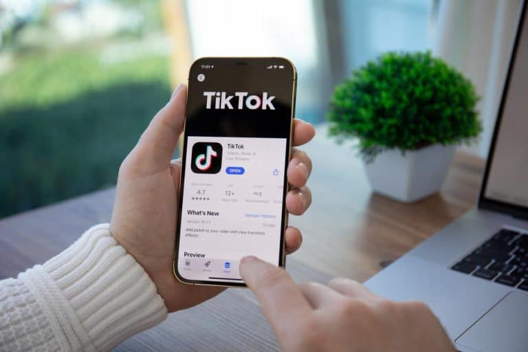 Eksplozije u učionicama: Mračna strana TikTok -a – pokrenut zastrašujući trend u školama