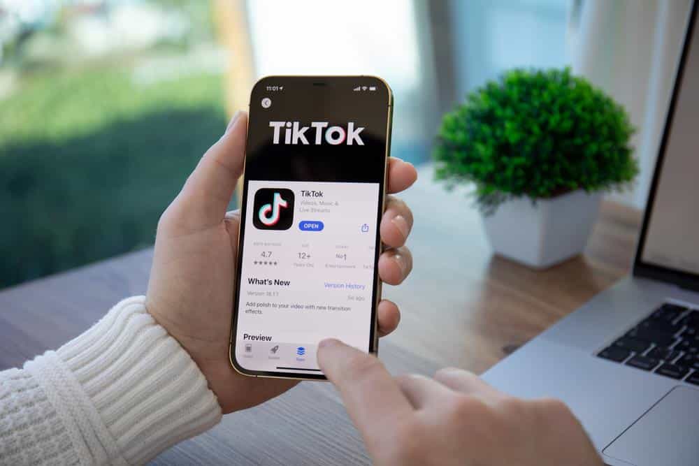 Eksplozije u učionicama: Mračna strana TikTok -a – pokrenut zastrašujući trend u školama