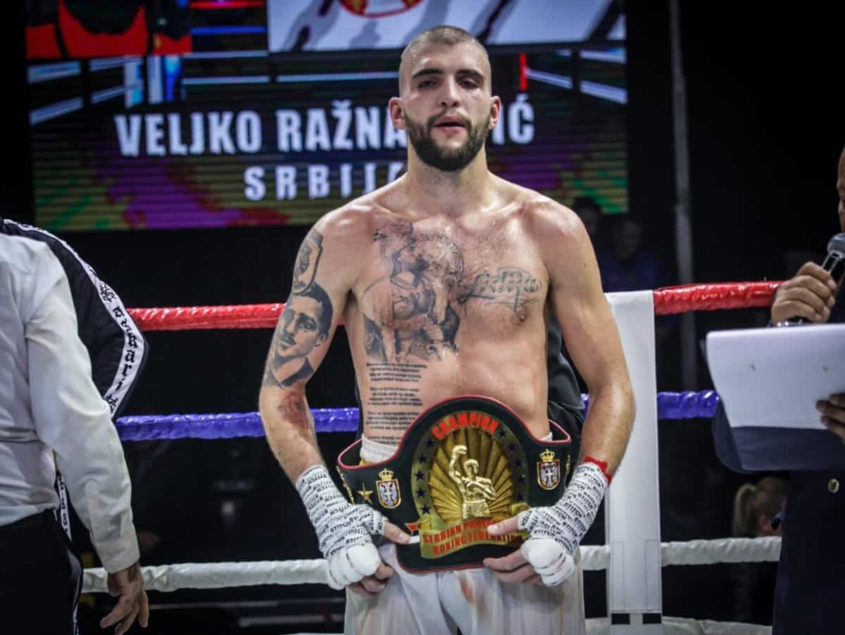 “RUKE SU MI OTEKLE, NISAM MOGAO DA STISNEM PESNICU” Veljko Ražnatović doživeo ozbiljnu povredu, trpeo nesnosne bolove, zbog jedne pomisli prolazio AGONIJU