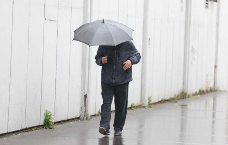 Jutro ledeno, a danas će biti i pljuskova s grmljavinom: RHMZ objavio gde se očekuju nepogode